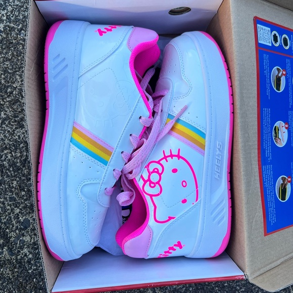 Heelys Women’s White and Pink Sneakers with Rainbow - Picture 2 of 13